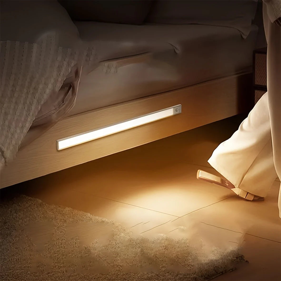 Wireless motion sensor light with magnetic mount for renters